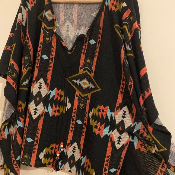 Aztec poncho - Picture 2 of 3